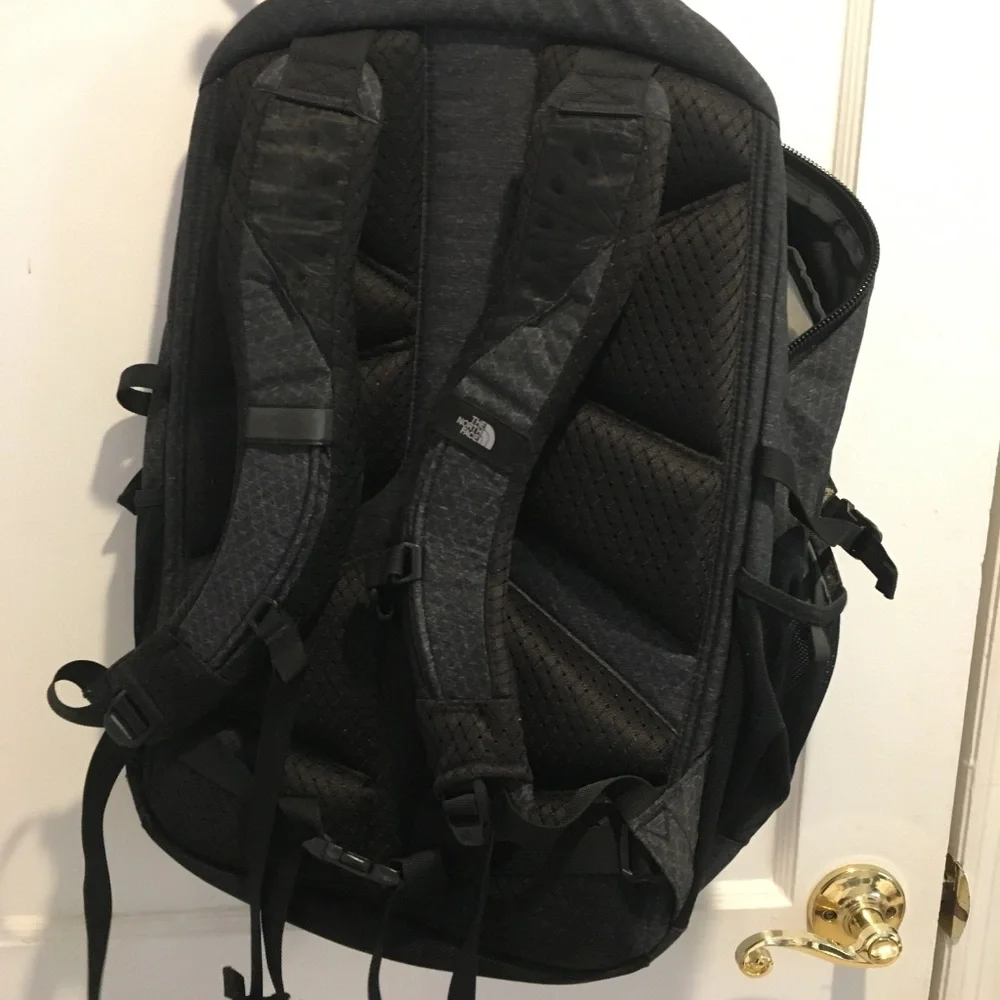 North Face backpack - Picture 4 of 6